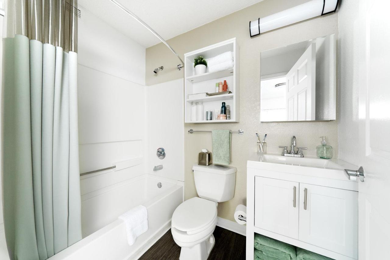 Intown Suites Extended Stay Tampa Fl Orient Park エクステリア 写真