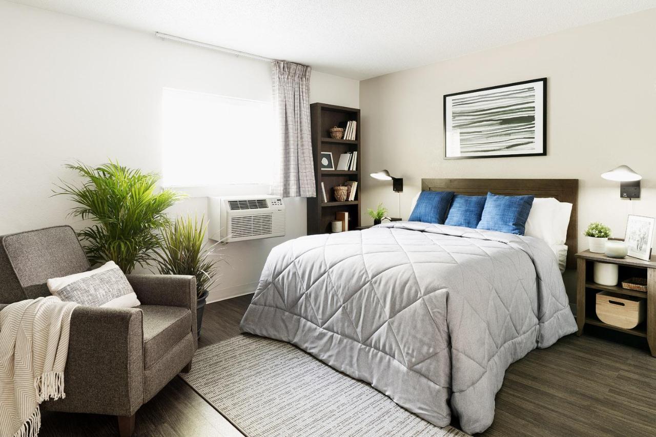 Intown Suites Extended Stay Tampa Fl Orient Park エクステリア 写真