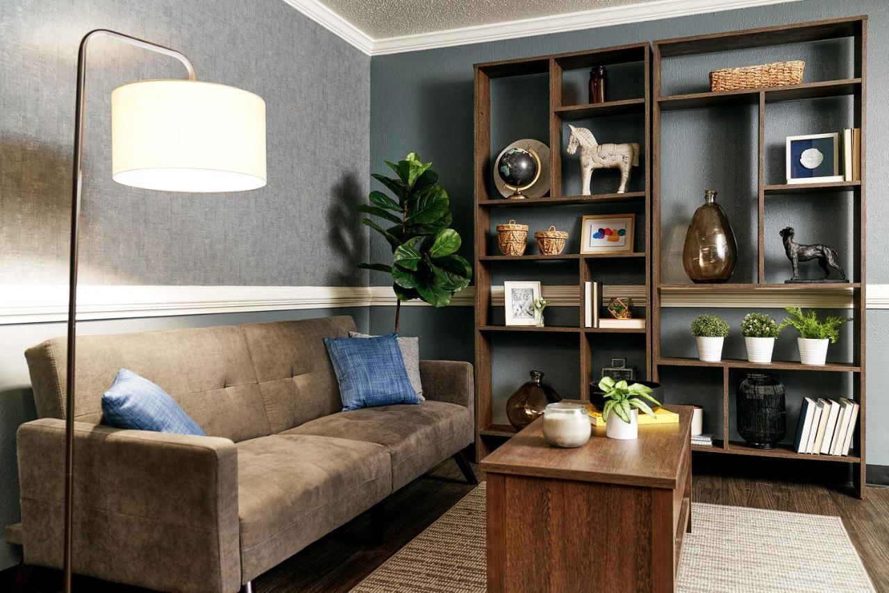 Intown Suites Extended Stay Tampa Fl Orient Park エクステリア 写真